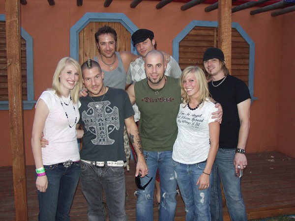 View photos from the 2007 Photos by Steve Wilson Daughtry Meet N Greet Photo Gallery