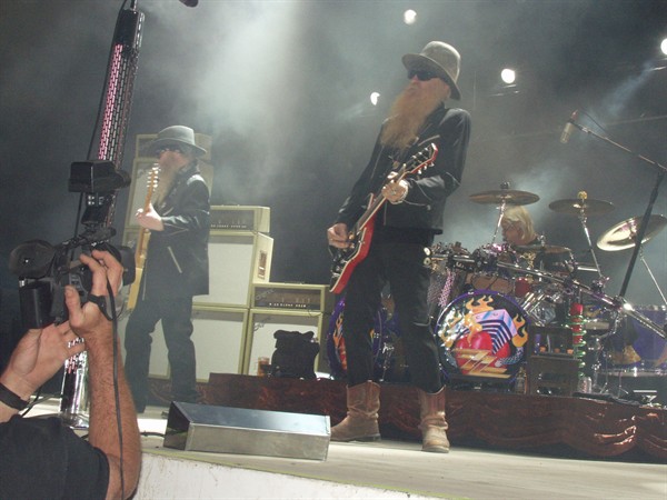 View photos from the 2007 Photos by Steve Wilson - ZZ Top Photo Gallery