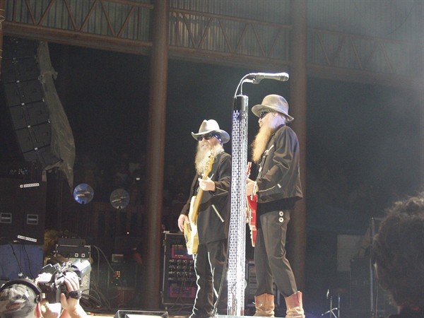 View photos from the 2007 Photos by Steve Wilson - ZZ Top Photo Gallery