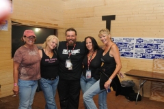 Chris-&-the-Girls-02