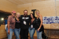 Chris-&-the-Girls-03