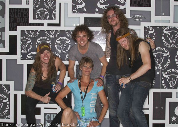 View photos from the 2010 Meet N Greet Fan VIP 8-11-2010 Photo Gallery
