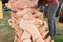 Aug9_web_chainsaw_artist