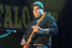 sturgis-buffalo-chip-2012-concerts-michael-holt-sublime (152)