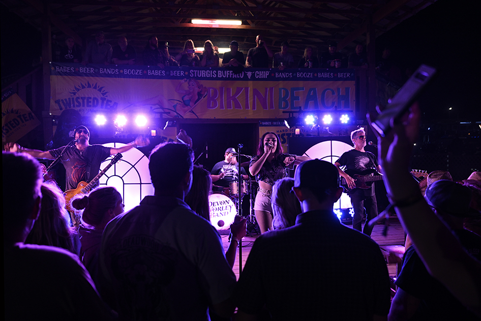 BUFFALO-CHIP-SHOWCASE-BAND-FAQS-PERFORMANCE-ATTENDANCE-DEVON-WORLEY-BAND