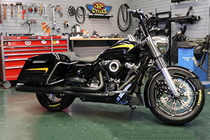LEGENDS-RIDE-AUCTION-BIKE-2019-J-AND-P-ROAD-KING-300X200