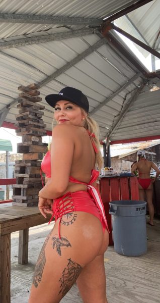 MISS-BUFFALO-CHIP-PHOTOS-CAROLINE-W05