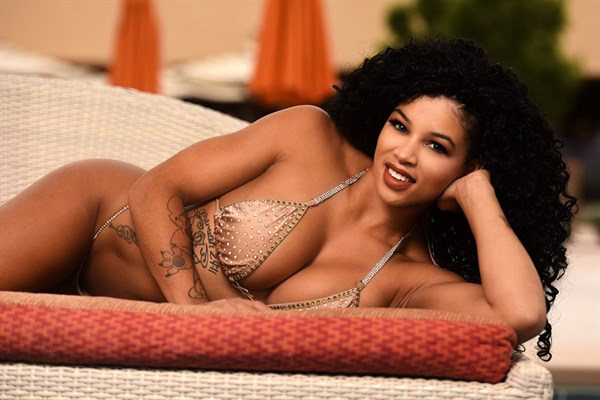 MISS-BUFFALO-CHIP-SEXY-BIKINI-BABES-STURGIS-AIYANNA-BUIST002_jpg
