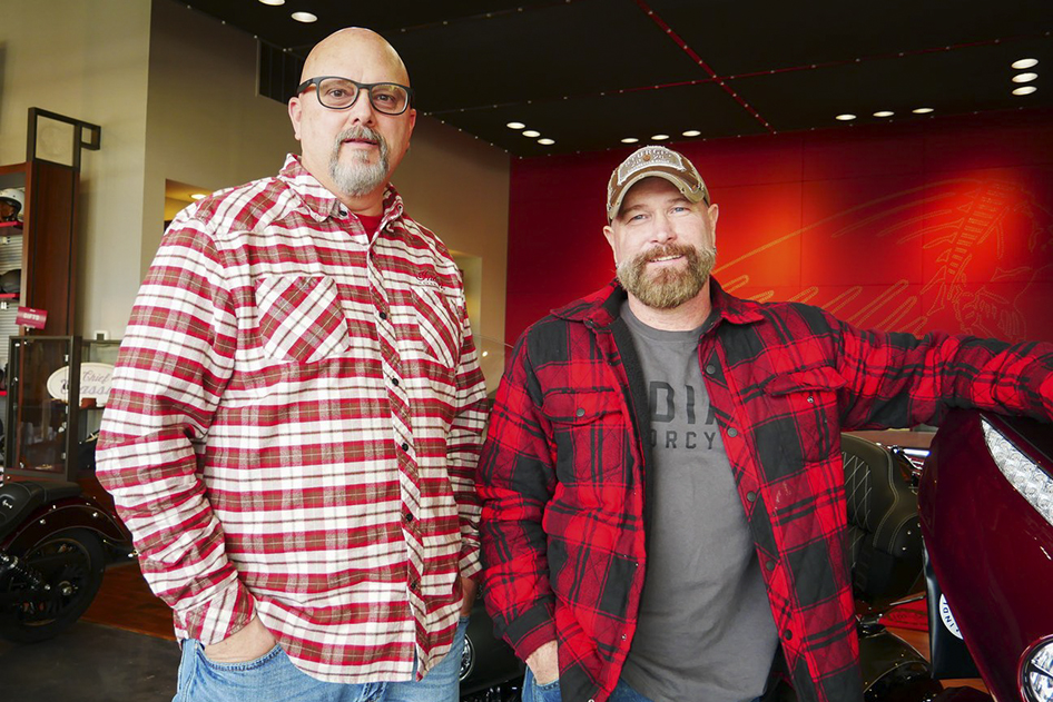 STURGIS-BIKE-SHOWS-PRETTY-FAST-LLOYDZ-GARAGE-TIM-SUTHERLAND-LLOYD-GREER