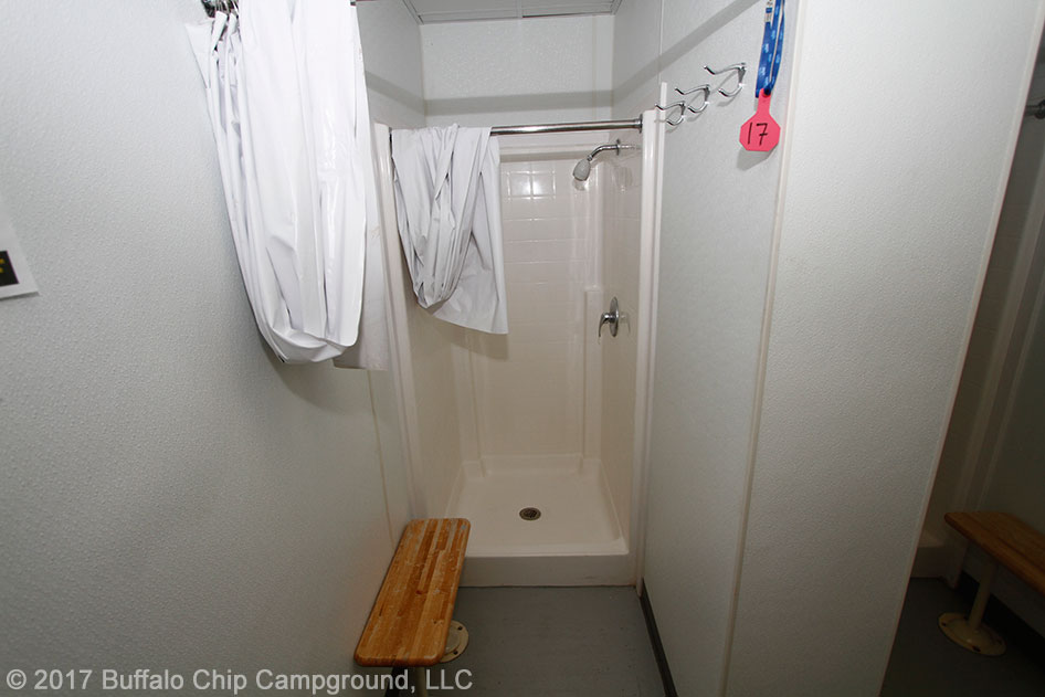 STURGIS-BUFFALO-CHIP-DELUXE-SHOWERS-2