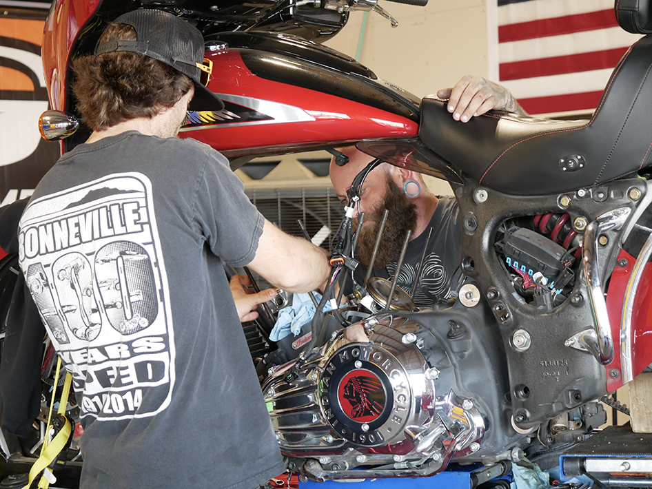 STURGIS-BUFFALO-CHIP-GARAGE-LLOYDZ
