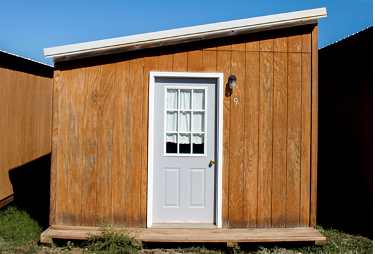 STURGIS-CABINS-NORTH-SHOWER-4-PERSON