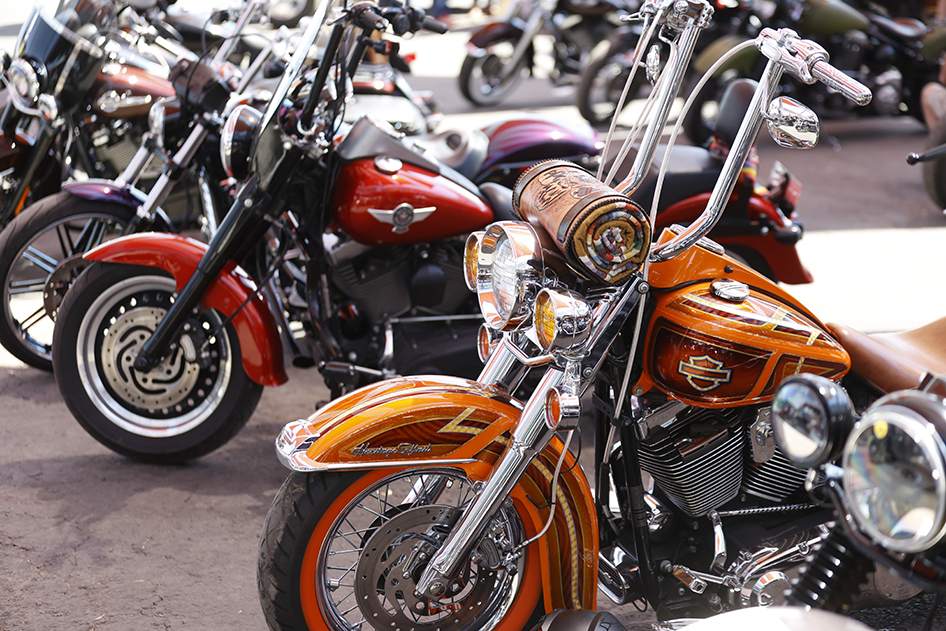 STURGIS-RIDES-BIKER-BELLES-WOMEN-WIND-WHEELS-BIKE-SHOW-UP-CLOSE